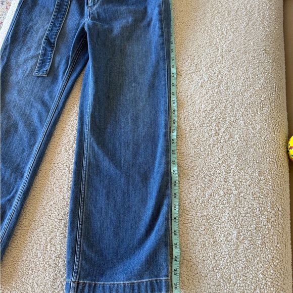 White House Black Market Blue Cropped Jeans with D-Ring Belt - Picture 5 of 7